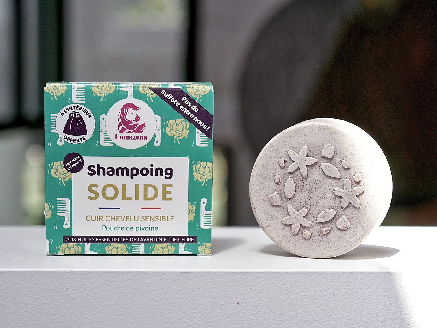 Shampooing solide cuir chevelu sensible Lamazuna. Shampooing calme les démangeaisons, nourrit et protège les cheveux