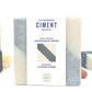 Savon surgras Bio Diagonale grise au motif diagonal au charbon végétal, de la marque Ciment Paris, saponification à froid à la main, senteur sans allergènes au Citron fumé